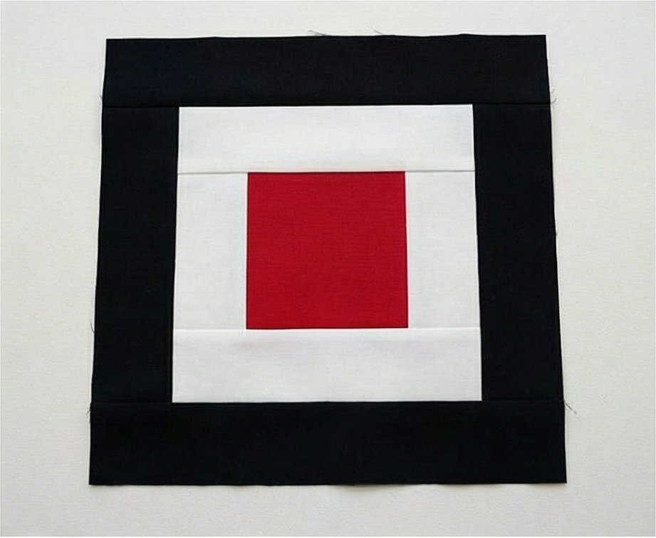 Elegant Red, Black, and White Quilts for Formal Dining Rooms