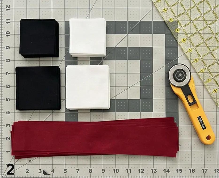 Houndstooth Inspired Quilt for Cozy Table Runners