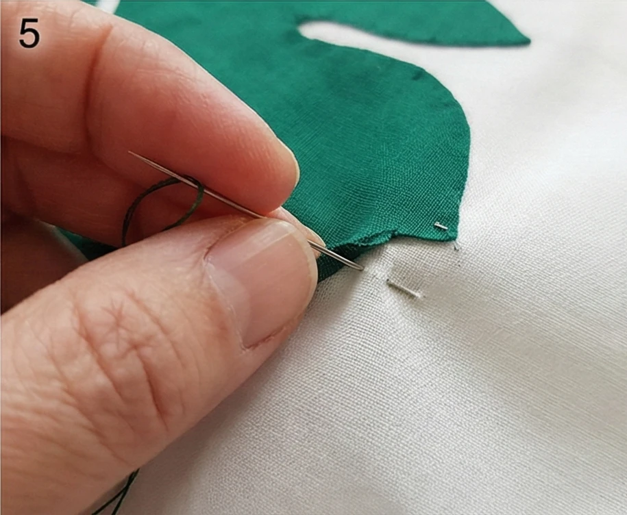 Traditional Hawaiian Quilt Designs with Appliqué